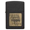 Detalji površine: ZIPPO Black Crackle® 362 – detaljan prikaz teksturisane završne obrade