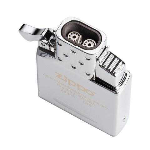 Detalji dizni: brener ZIPPO 65827 gas uložak – prikaz dve dizne i stabilnog plamena