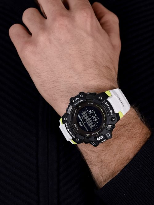 Muški ručni sat G-SHOCK GBD-H1000-1A7ER sa belom resin narukvicom sportskog dizajna.