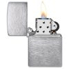 Otvoren upaljač: ZIPPO 200 – otvoren poklopac i mehanizam