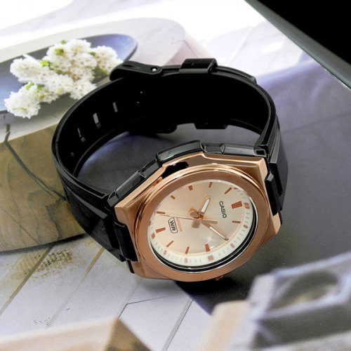 CASIO | LWA-300HRG-5EVEF