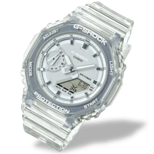 Ženski G-SHOCK GMA-S2100SK-7AER detalj belog brojčanika sa analogno-digitalnim prikazom.