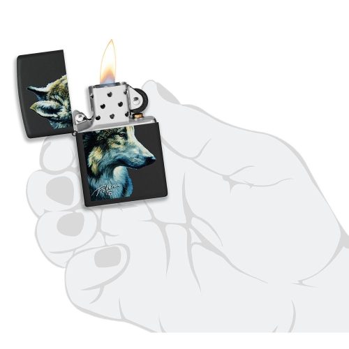 ZIPPO upaljač sa motivom vuka model 4859 izgled u ruci