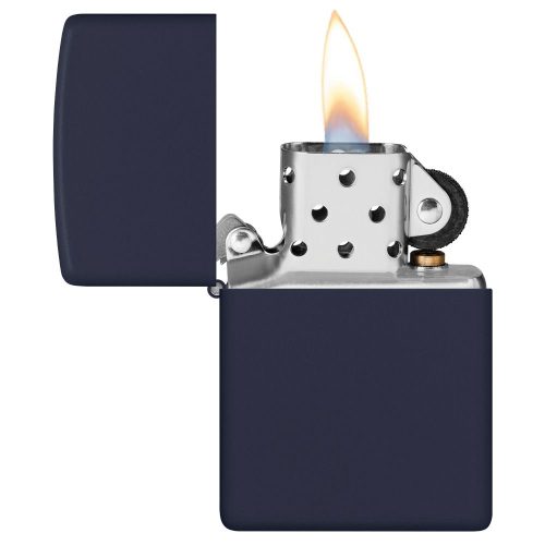 ZIPPO 239 upaljač – prikaz mehanizma i prepoznatljivog “klik” zvuka, otvoren upaljac