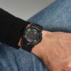 Muški sportski ručni sat G-SHOCK GBD-800-1BER sa digitalnim LCD prikazom i naprednim funkcijama za praćenje aktivnosti. Slika sata na ruci