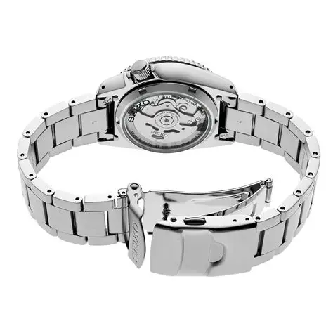pogled sa zadnje strane na Seiko SRPK29K1, prikazivanje njegove debljine od 13 mm i automatskog mehanizma, idealnog za ljubitelje mehaničkih satova