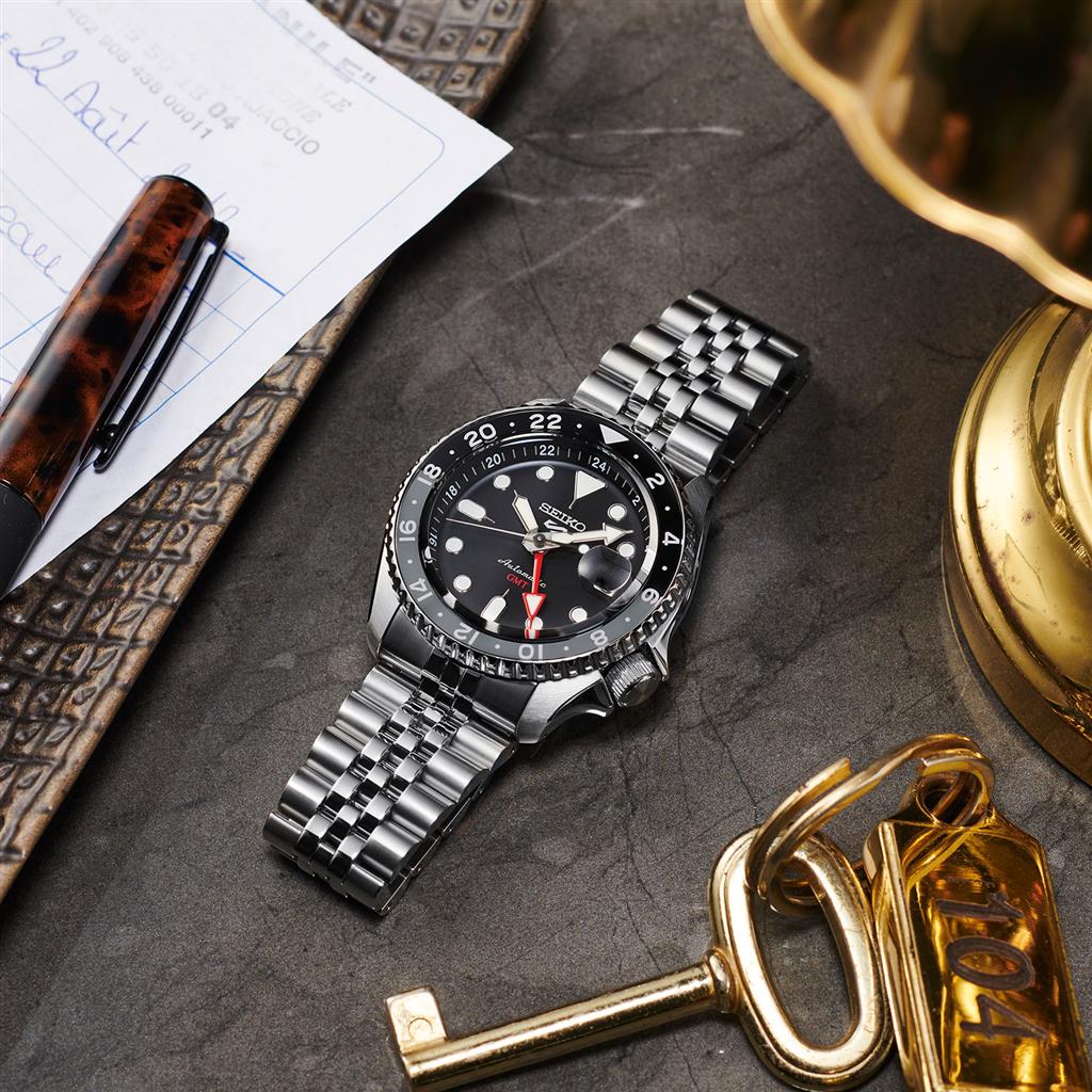 Seiko SSK001K1 muski rucni sat. Seiko 5 Sports satovi