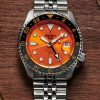 Detalj srebrnog čeličnog kućišta Seiko SSK005K1 sa prečnikom od 42 mm i okruglim oblikom, koji pruža robusnost i eleganciju
