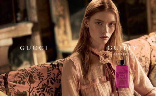Samouverena žena nosi Gucci Guilty Absolute Pour Femme – miris koji slavi smelu ženstvenost i individualnost.