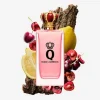 Q by Dolce & Gabbana EDP – lifestyle fotografija sa cvetovima i elegantnim dekorom i mirisnim notama