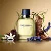 Bočica Dolce & Gabbana Pour Homme EDT parfema na elegantnoj pozadini sa mirisnim notama