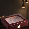 Hannicook hjumidor Cherry GH-025 toptaurus.rs realna slika u sobi, ytamna pozadina, ambijentalno