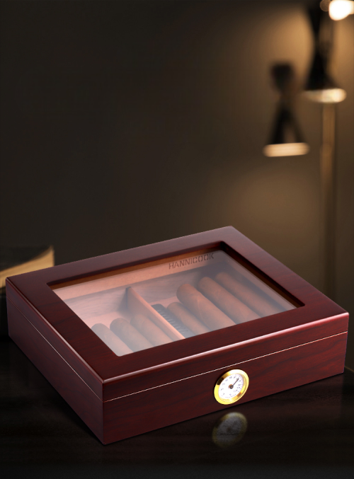 Hannicook hjumidor Cherry GH-025 toptaurus.rs realna slika u sobi, ytamna pozadina, ambijentalno