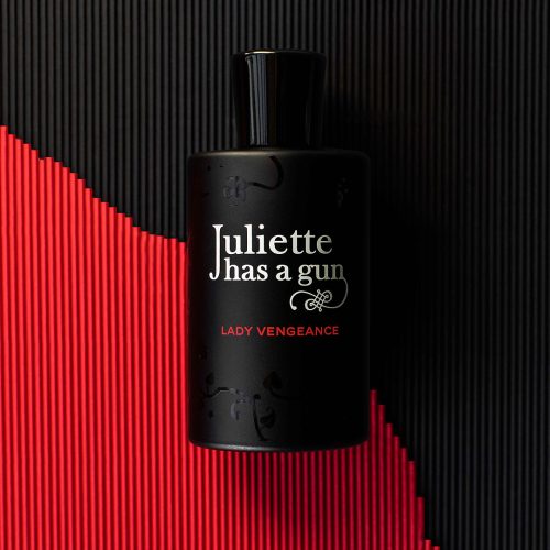 Juliette Has a Gun Lady Vengeance edp toptaurus.rs 1 Juliette Has a Gun Lady Vengeance EDP parfem u elegantnom i dramatičnom ambijentu