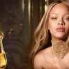 Mirisne note Dior J’adore Infinissime EDP parfema sa tuberozom, jasminom, ružom, mošusom i sandalovinom. reklama sa Rijanom pevacicom