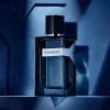 YSL Y Intense EDP – moderan, moćan i luksuzan muški parfem prikazan u elegantnom, tamnom ambijentu koji ističe njegov intenzitet.
