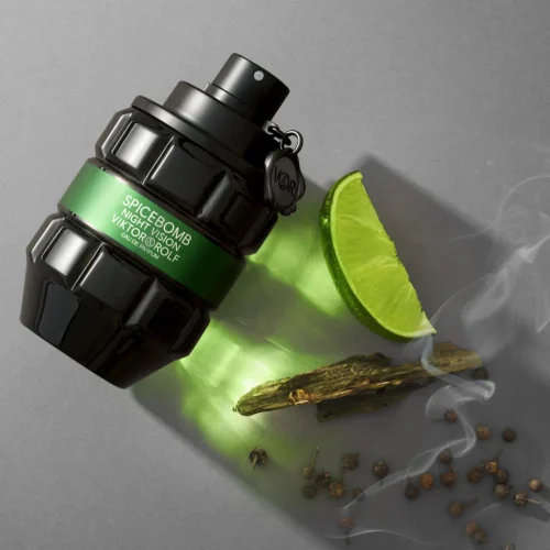 VIKTOR & ROLF Spicebomb Night Vision EDT mrisne note limun, cimet, dim
