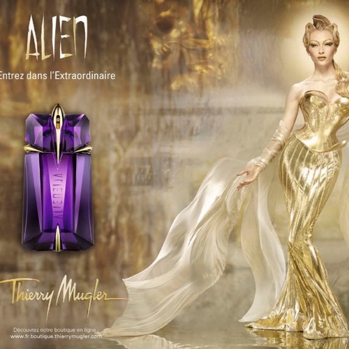 Mugler Alien Eau de Parfum – luksuzno ametistno pakovanje, bocica i devojka iz fantazije