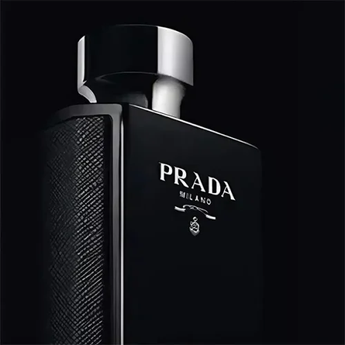 PRADA L Homme Intense EDP toptaurus.rs 3 Prada L Homme Intense EDP 100ml – detalj dizajna bočice