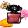 Versace Crystal Noir EDP bočica – prikaz tamnog kristalnog dizajna na svetloj pozadini sa mirisnim notama