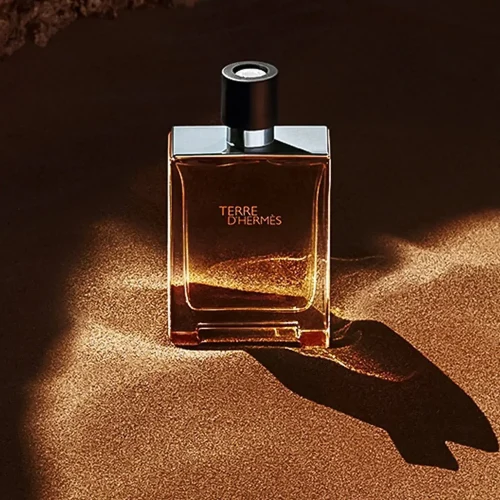 Terre Hermes parfem EDP realna slika proizvoda na pesku