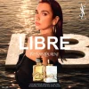 YSL Libre L’Absolu Platine ženski parfem – intenzivan, luksuzan i sofisticiran miris prikazan u elegantnom i modernom ambijentu koji naglašava moć, ženstvenost i samopouzdanje. Zena i dva parfema