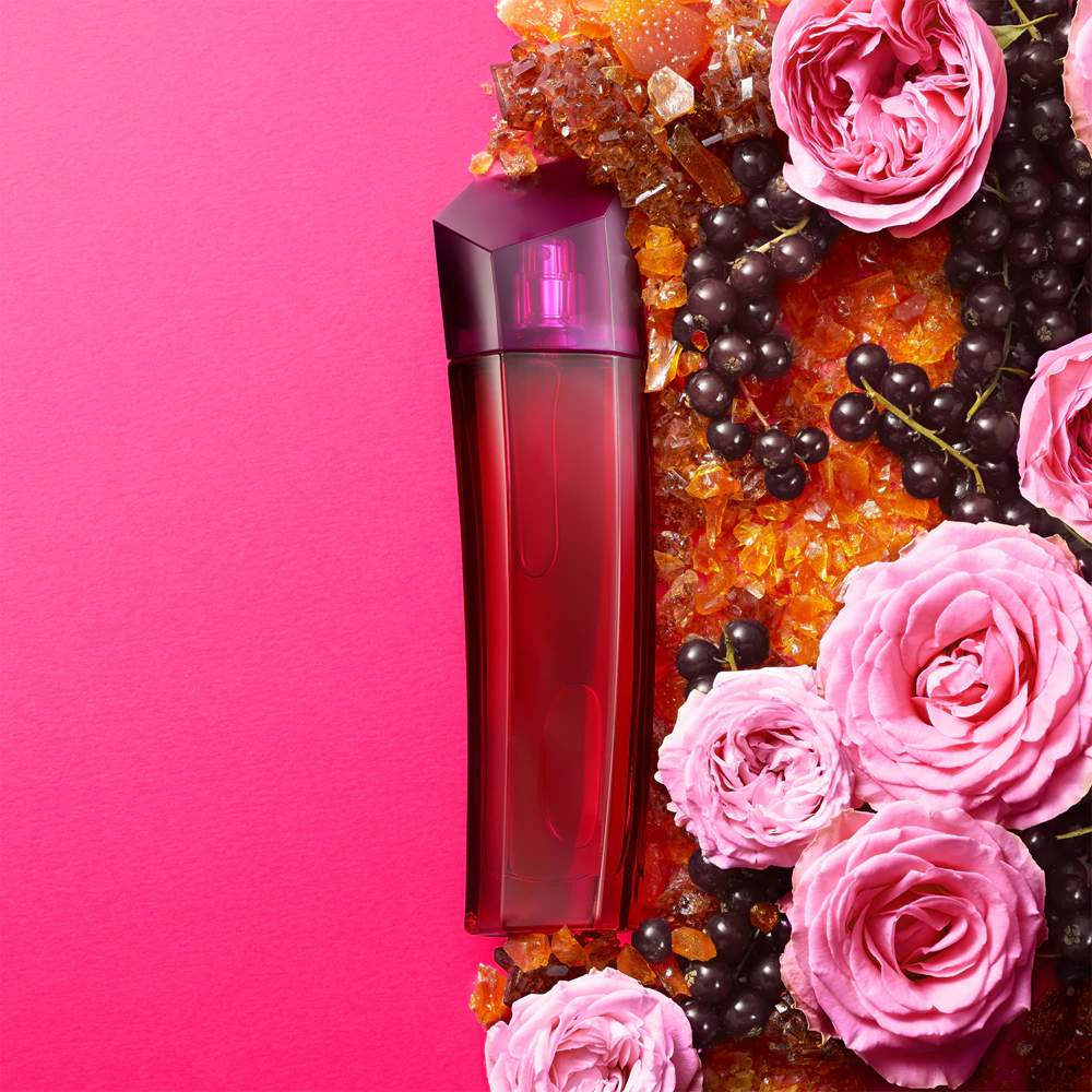 Escada Magnetism EDP mirisne note mandarine, ruže i sandalovine