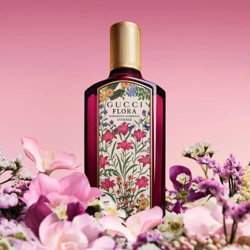 Glavne note Gucci Flora Gorgeous Gardenia Intense – gardenija, jasmin i smeđi šećer