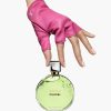 Chanel Chance Fraiche EDP ženski parfem original ruka u roze rukavici