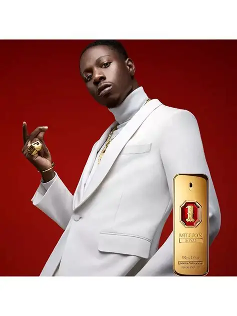 Muški parfem 1 Million Royal Paco Rabanne slika sa crncem u belom odelu