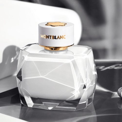 Mont Blanc Signature elegantni parfem za žene crno beli ambijent