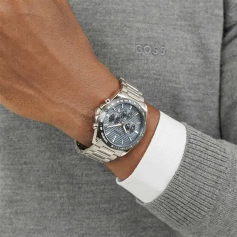 Hugo Boss 1514240 STRIKE muški sat toptaurus.rs 4 Hugo Boss 1514240 STRIKE muški chronograph sat na zglobu u elegantnoj i modernoj kombinaciji