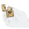 ZIPPO pik as upaljač model 46388 kolekcionarski dizajn u ruci izgled
