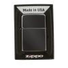 Detalji površine sata u kutiji: ZIPPO Ebony 24756 – detaljan prikaz elegantne završne obrade