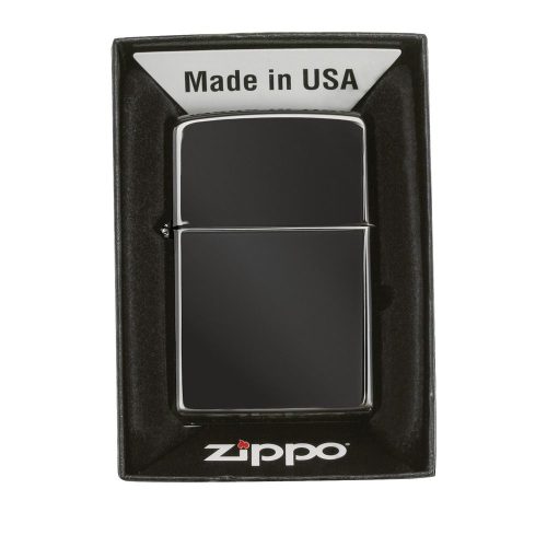 Detalji površine sata u kutiji: ZIPPO Ebony 24756 – detaljan prikaz elegantne završne obrade