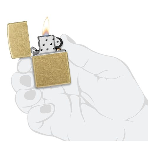Prikaz u ruci: ZIPPO Street Brass 48267 – upaljač prikazan u ruci