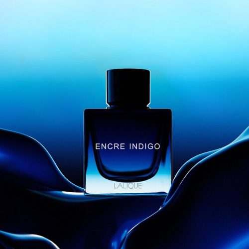 Lalique Encre Indigo EDP lifestyle prikaz svež i elegantan muški parfem