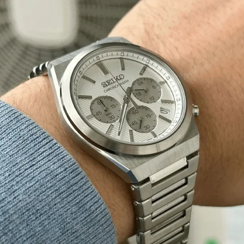 Seiko SSB451P1 na ruci moderan muški ručni sat