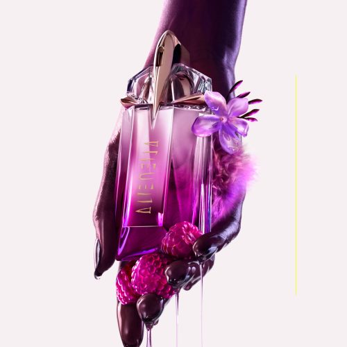 Mugler Alien Pulp elegantni ženski parfem u ruci zene
