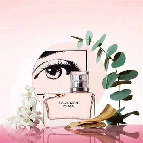 Calvin Klein Woman elegantan cvetno drvenasti ženski parfem, mirisne note