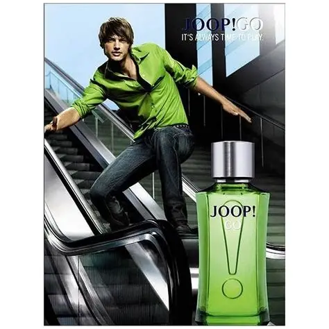 JOOP Go EDT muski parfem toptaurus.rs 2 JOOP Go EDT detalj originalne bočice i muskarac u zelenoj kosulji