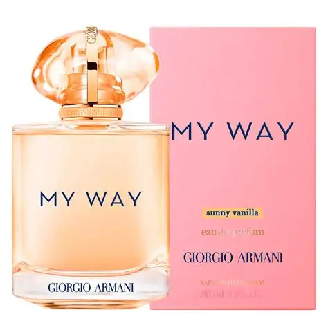 Armani My Way Sunny Vanilla EDP pakovanje i bočica na beloj pozadini.