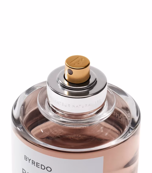 Byredo Black Saffron Absolu EDP unisex parfem – mirisne note šafrana, voćnih i cvetnih akorda. detalj prskalice na bocici parfema