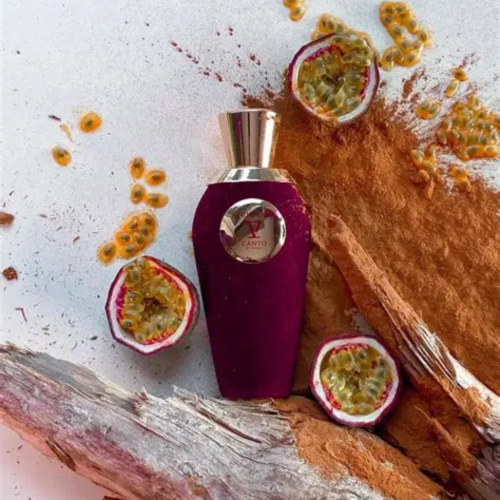 V Canto Stricnina Extrait unisex parfem – mirisne note ruže, jasmina, magnolije, vanile i sandalovine