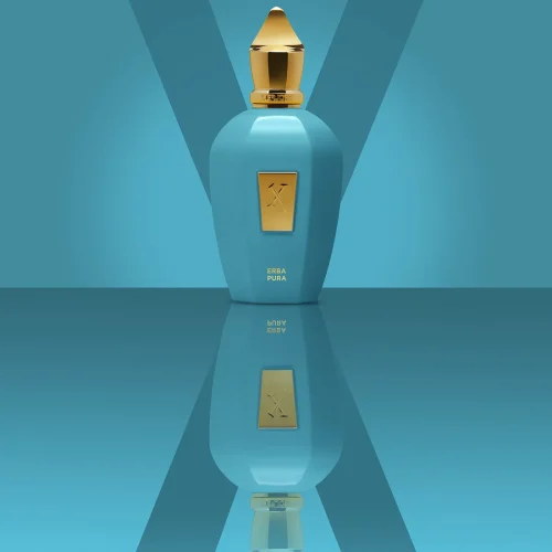 Xerjoff Erba Pura EDP unisex niche parfem toptaurus.rs Xerjoff Erba Pura EDP unisex parfem – detalj bočice luksuznog mirisa iz Xerjoff kolekcije