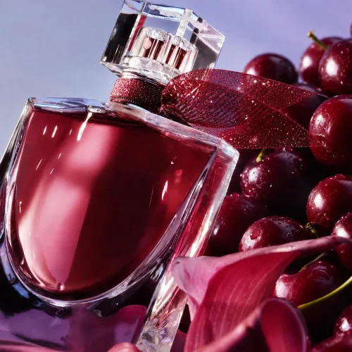 Lancôme La Vie Est Belle Very Cherry parfem sa crnom višnjom