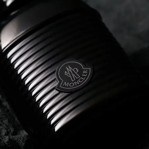 Moncler Sunrise Pour Homme EDP muški parfem detalj bocice
