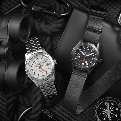 Seiko SSK059K1 GMT zakrivljeno Hardlex staklo i LumiBrite kazaljke, ambijentalna slika sa dvogledom i na crnoj kozi