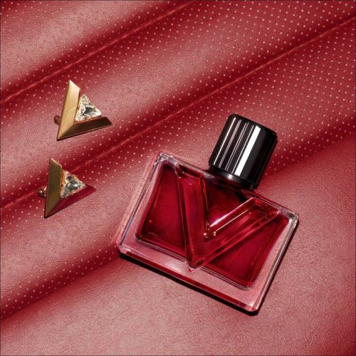 Valentino Vendetta Donna EDP sa tuberozom i crvenom narandžom, slika sa mindjusama